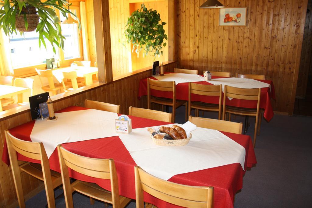 Sporti Grusch Hostel Екстериор снимка